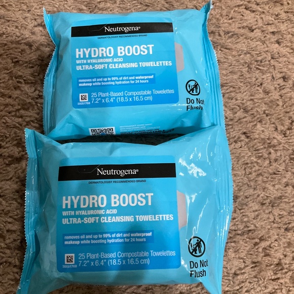 2-Neutrogena Hydro Boost Face Cleansing Makeup Wipes with Hyaluronic Acid - 25ct - Picture 12 of 14